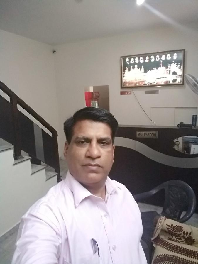 Raja Guest House Jalandhar Eksteriør billede
